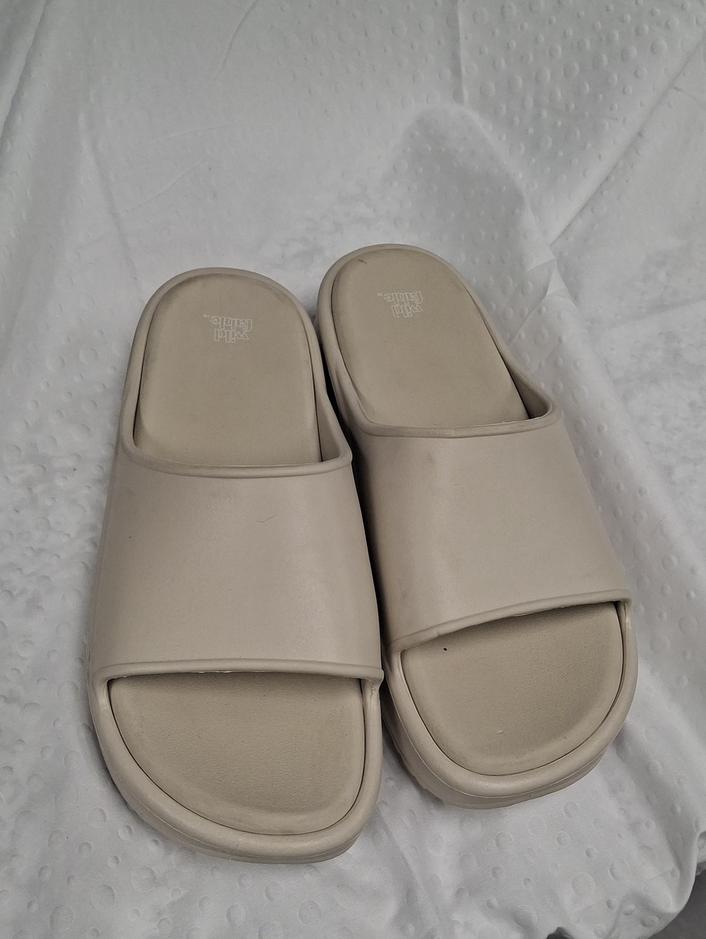 Wild Fable Slide Sandals in Light Beige - Size 10